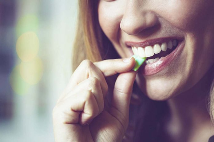 How Chewing Gum Can Help Strengthen Your Teeth