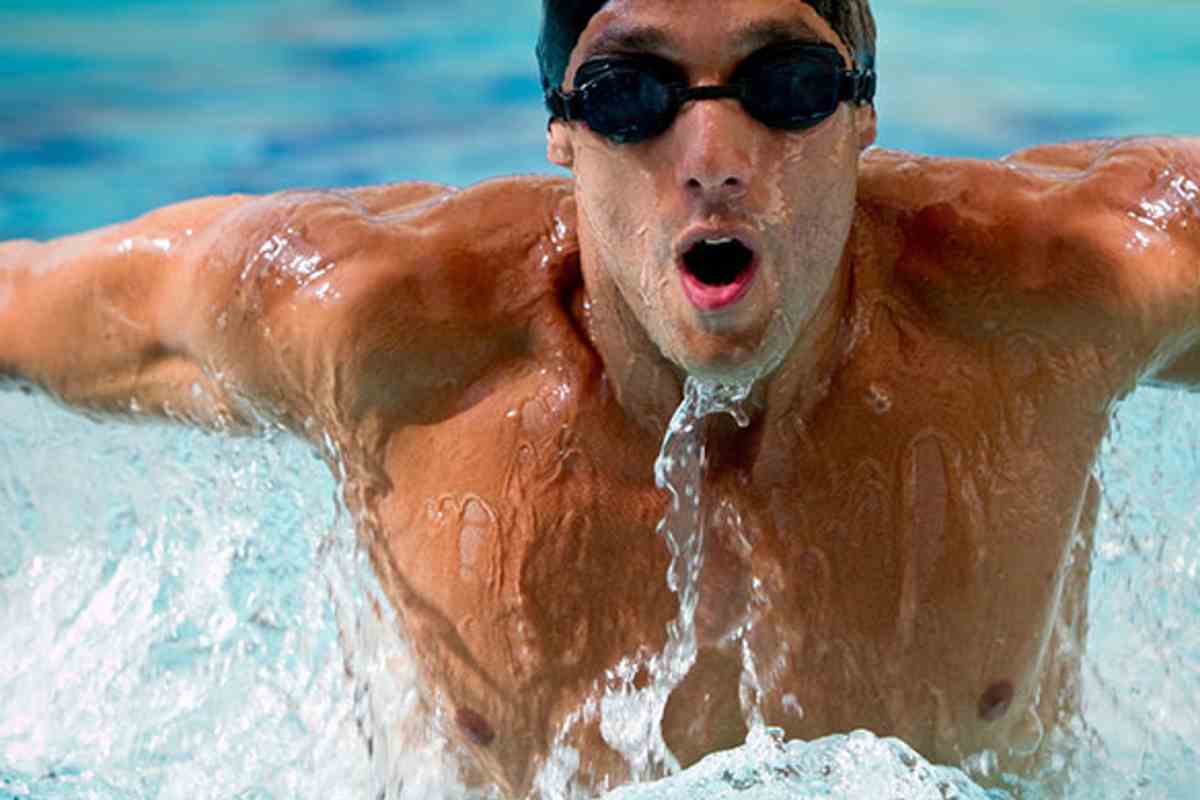How To Protect Your Eyes While Swimming